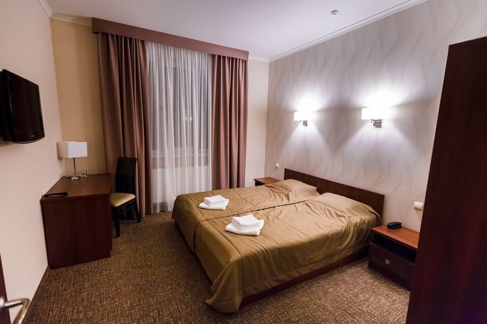 Maria Garden Hotel & Restaurant Ивано-Франкивск Екстериор снимка